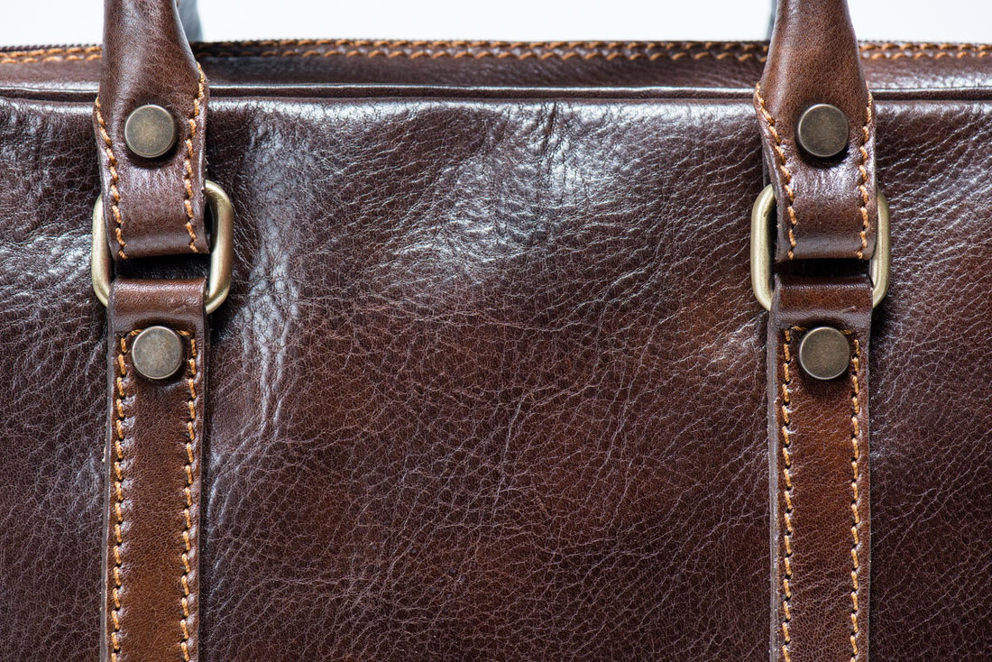 Full Grain, Top Grain i Genuine Leather – różnice w skórze karenlike vintage bags