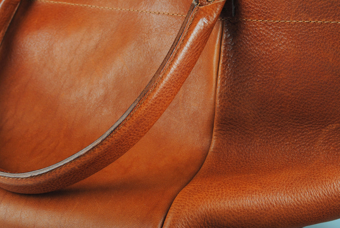 Skóra garbowana roślinnie czy chromowo? Różnice i patyna karenlike vintage bags