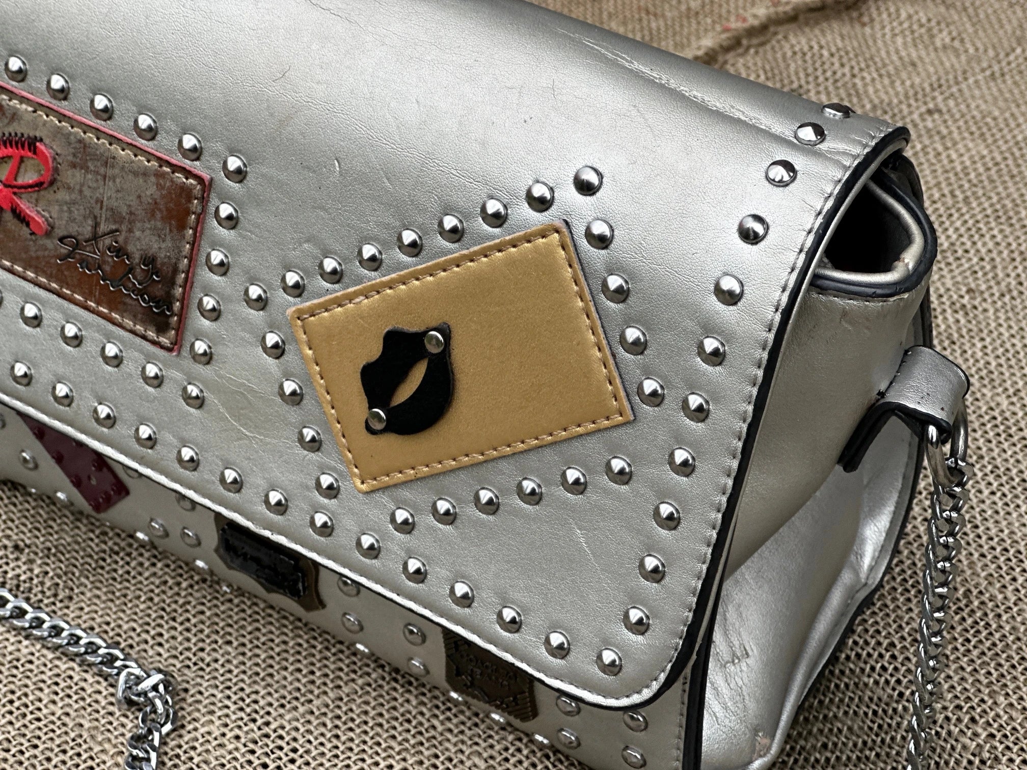 Kopertówka z cekinami i ćwiekami – stan idealny | 100% skóra naturalna | Autentyczna