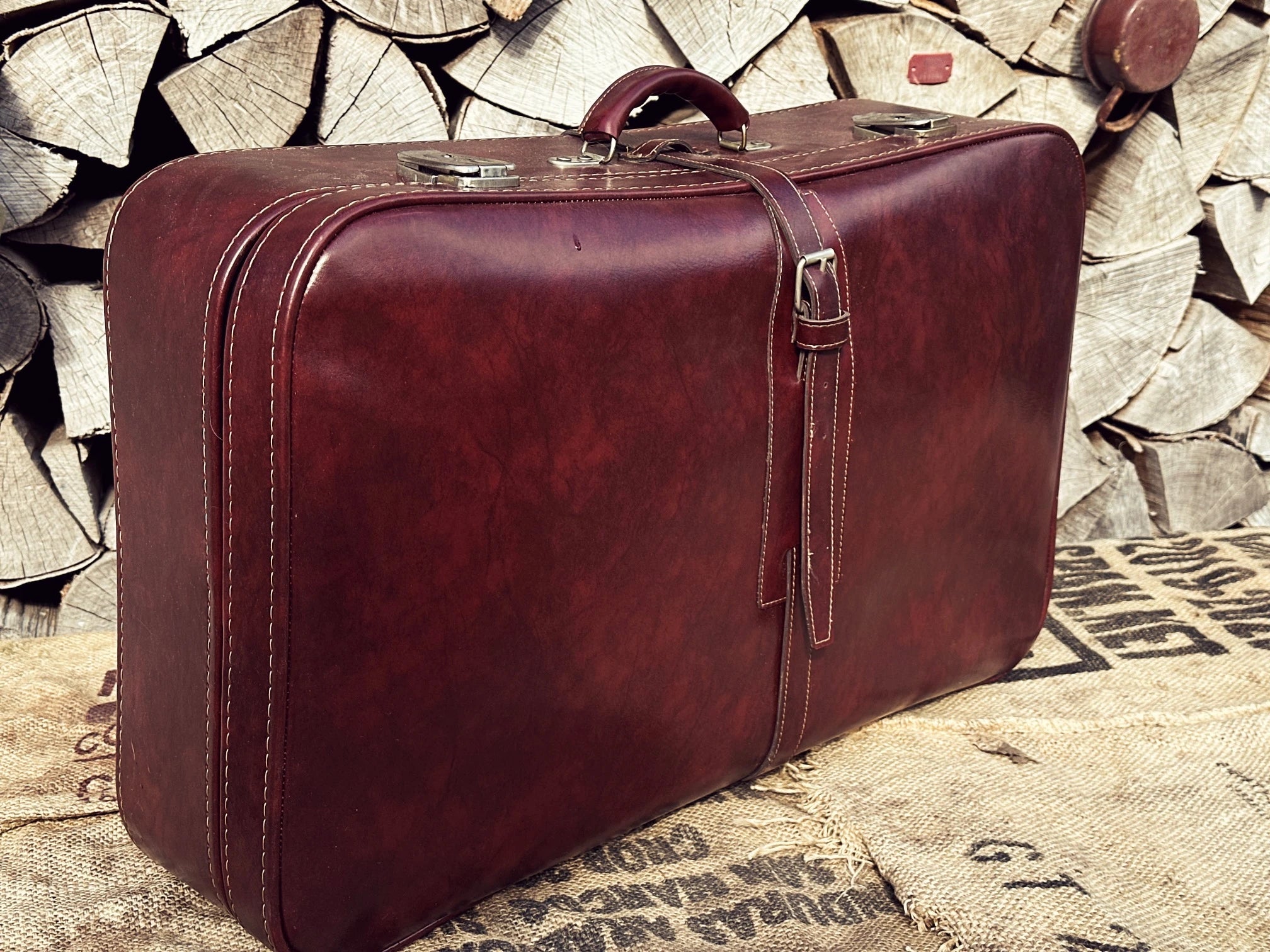 Piękna skórzana walizka podróżna 1970