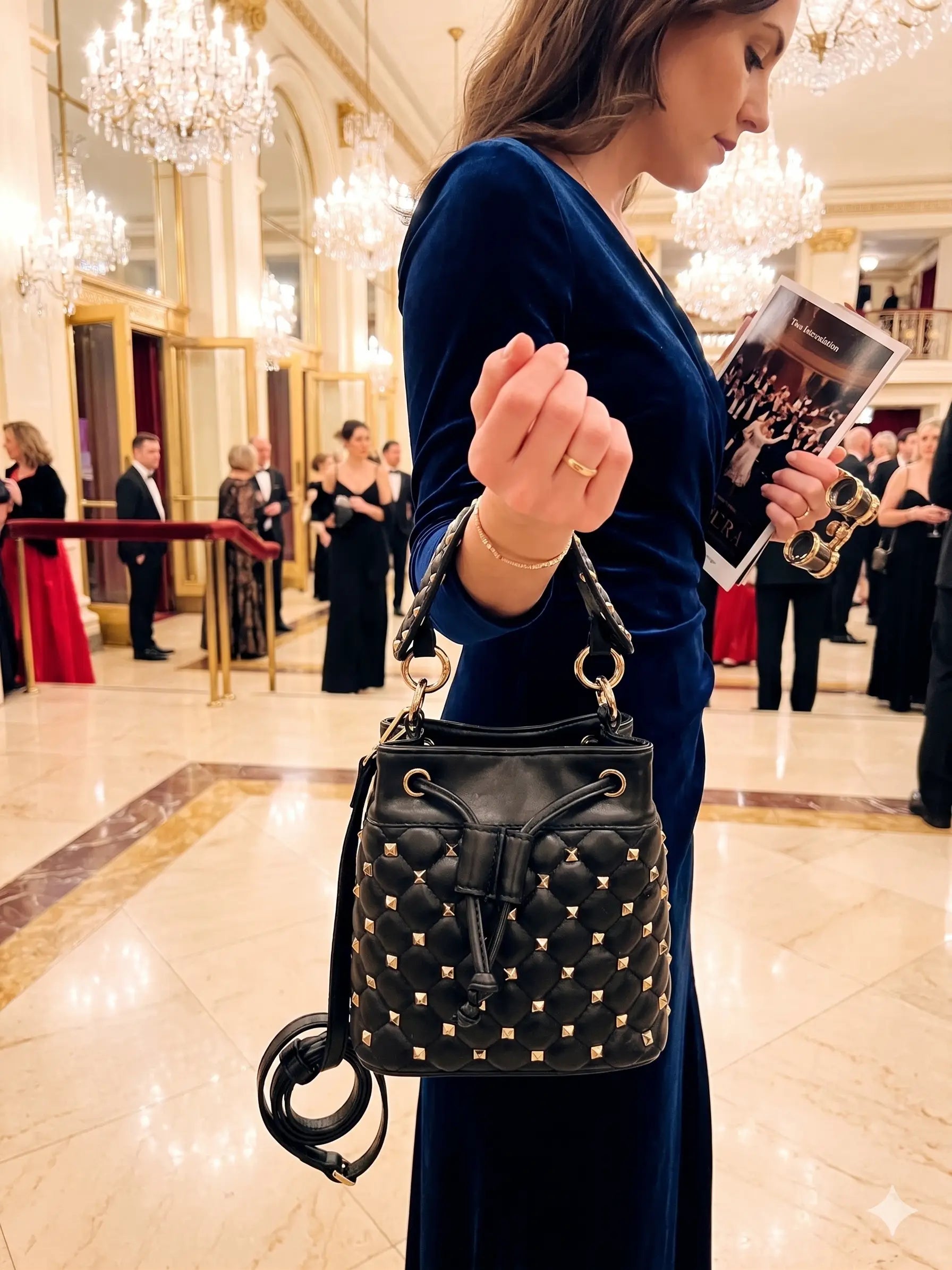 Przepiękna Klasyczna Torebka Valentino Garavani Stan Idealny Po Renowacji Koloru Valentino Garavani