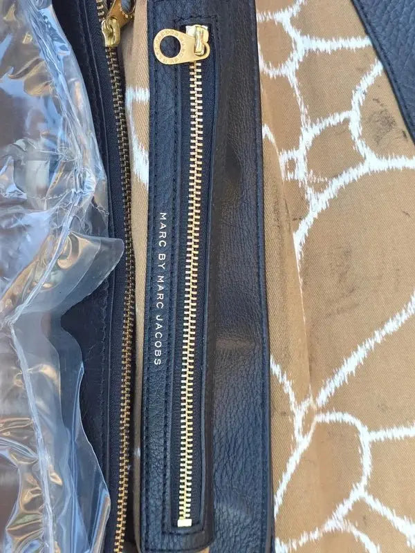 Elegancka torebka Marc Jacobs – skóra naturalna - karenlike.com