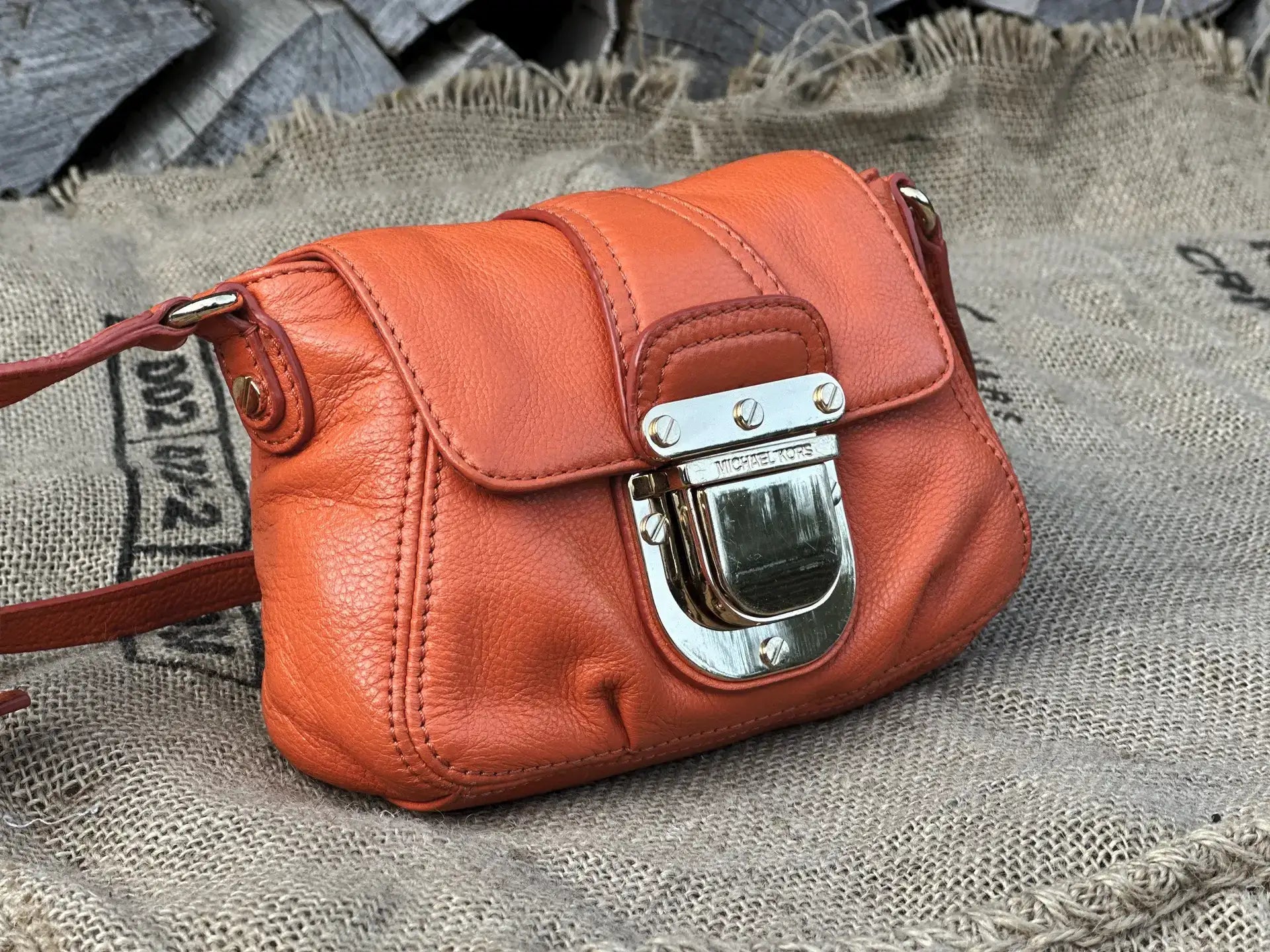 Michael Kors Torebka na klucze, dokumenty, telefon, portfel- Stan Idealny