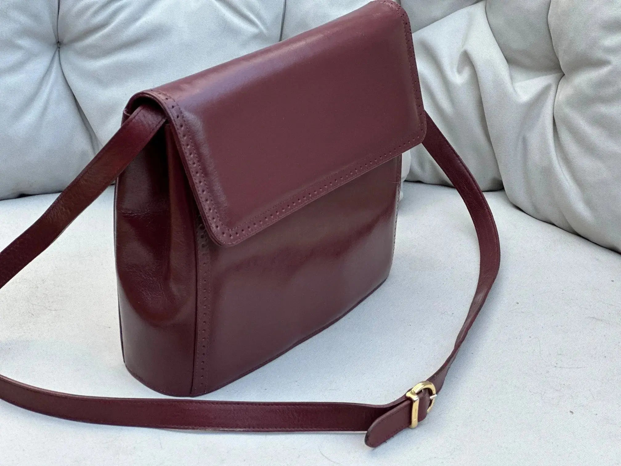 Klasyczna Torebka Na Ramię Lub Kopertówka Salvatore Ferragamo Po Renowacji Koloru Stan Idealny - karenlike.com