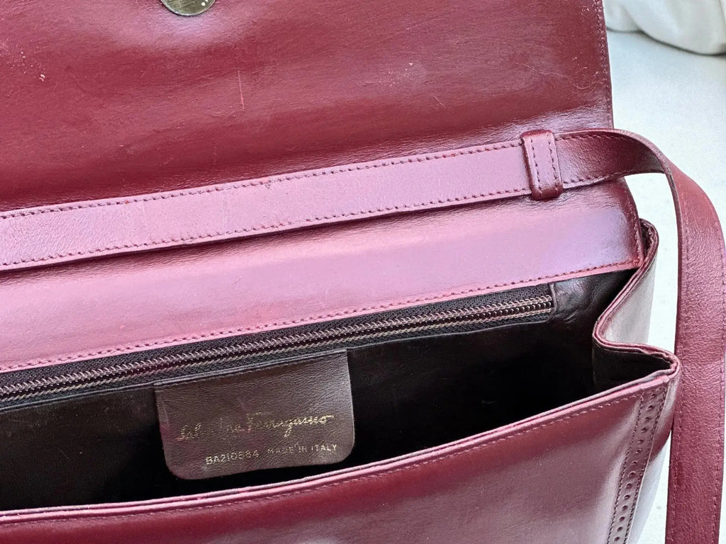 Klasyczna Torebka Na Ramię Lub Kopertówka Salvatore Ferragamo Po Renowacji Koloru Stan Idealny - karenlike.com