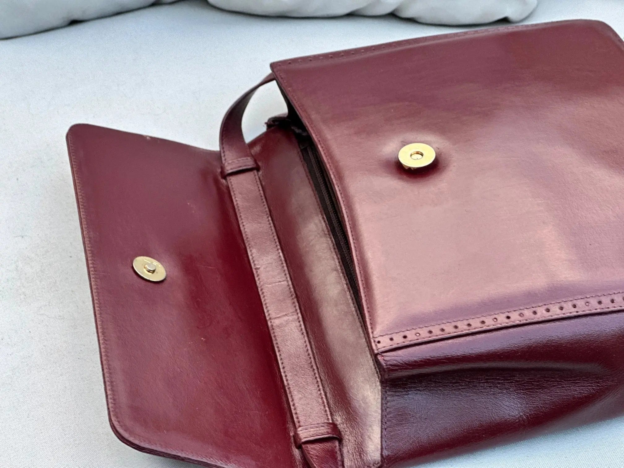 Klasyczna Torebka Na Ramię Lub Kopertówka Salvatore Ferragamo Po Renowacji Koloru Stan Idealny - karenlike.com