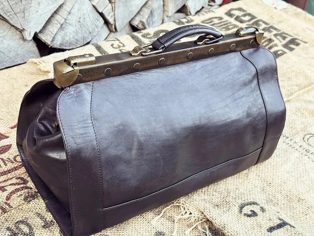 Kuferek lekarski lata 1960 - karenlike.com