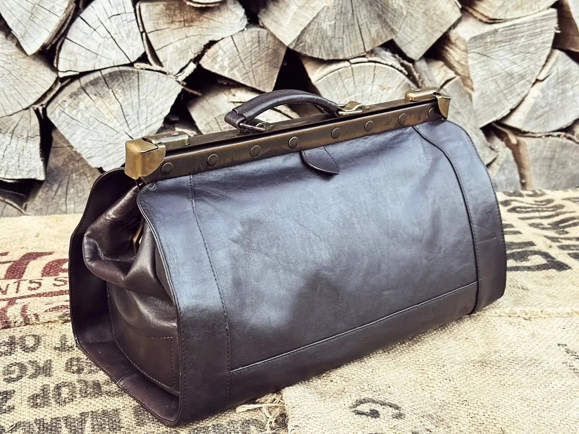 Kuferek lekarski lata 1960 - karenlike.com