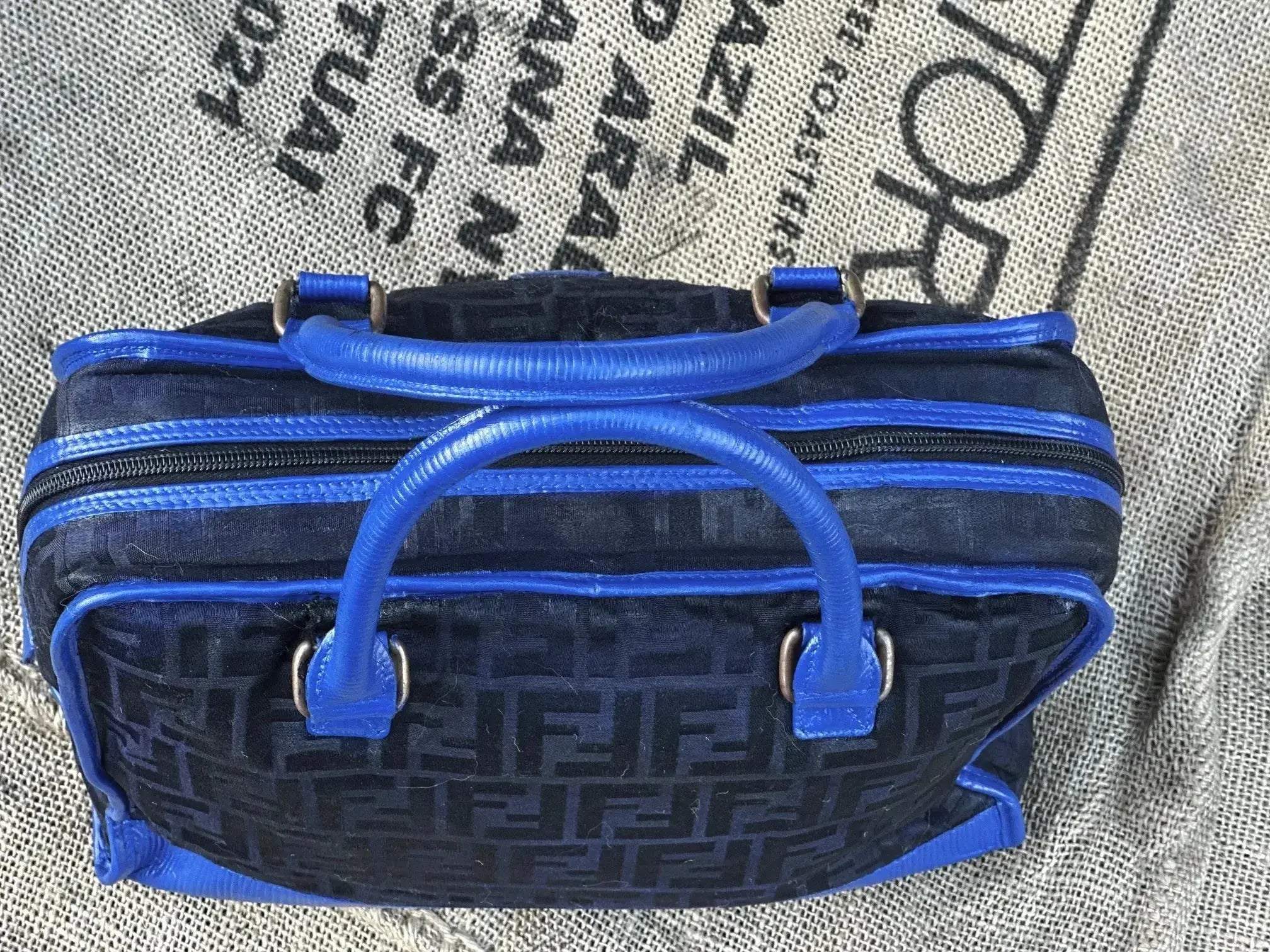 Kuferek Vintage 1960/1970 Fendi Monogram W idealnym stanie po renowacji - karenlike.com