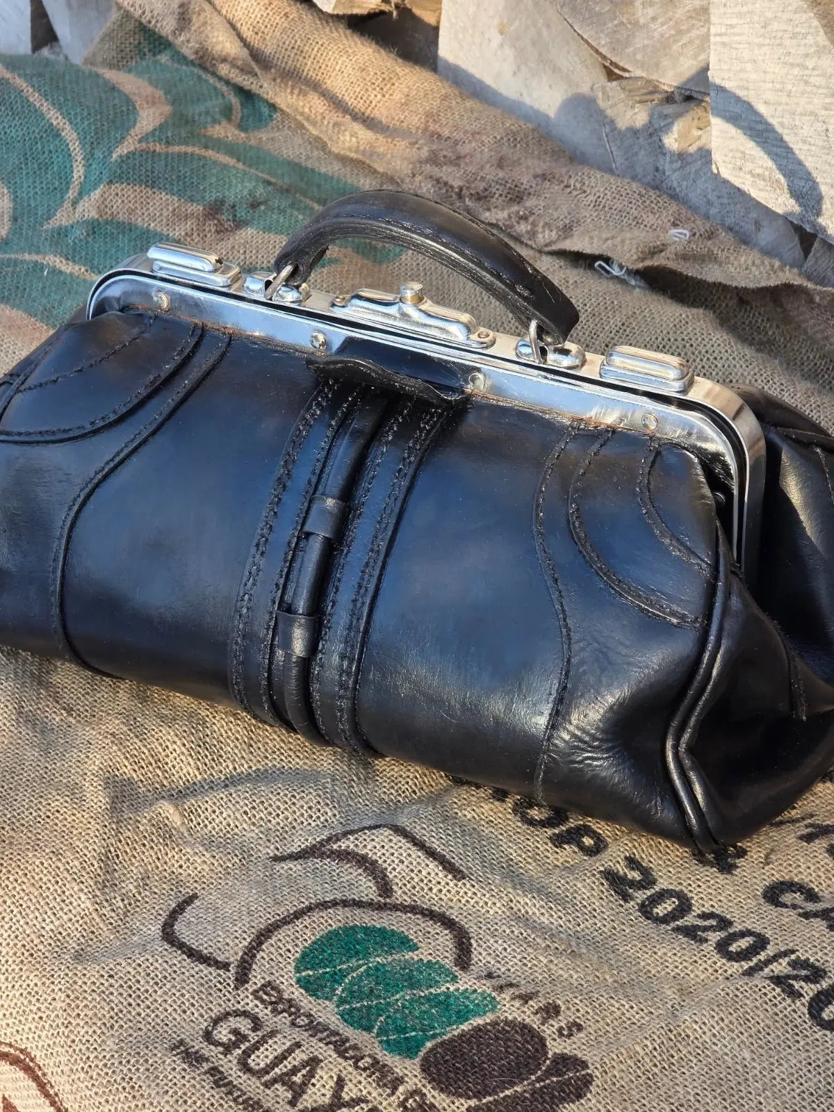 Mała Torba Lekarska Vintage Lata 1950/1960 – Skórzany Kuferek Medyczny | Po Renowacji Koloru | Stan Idealny - karenlike.com