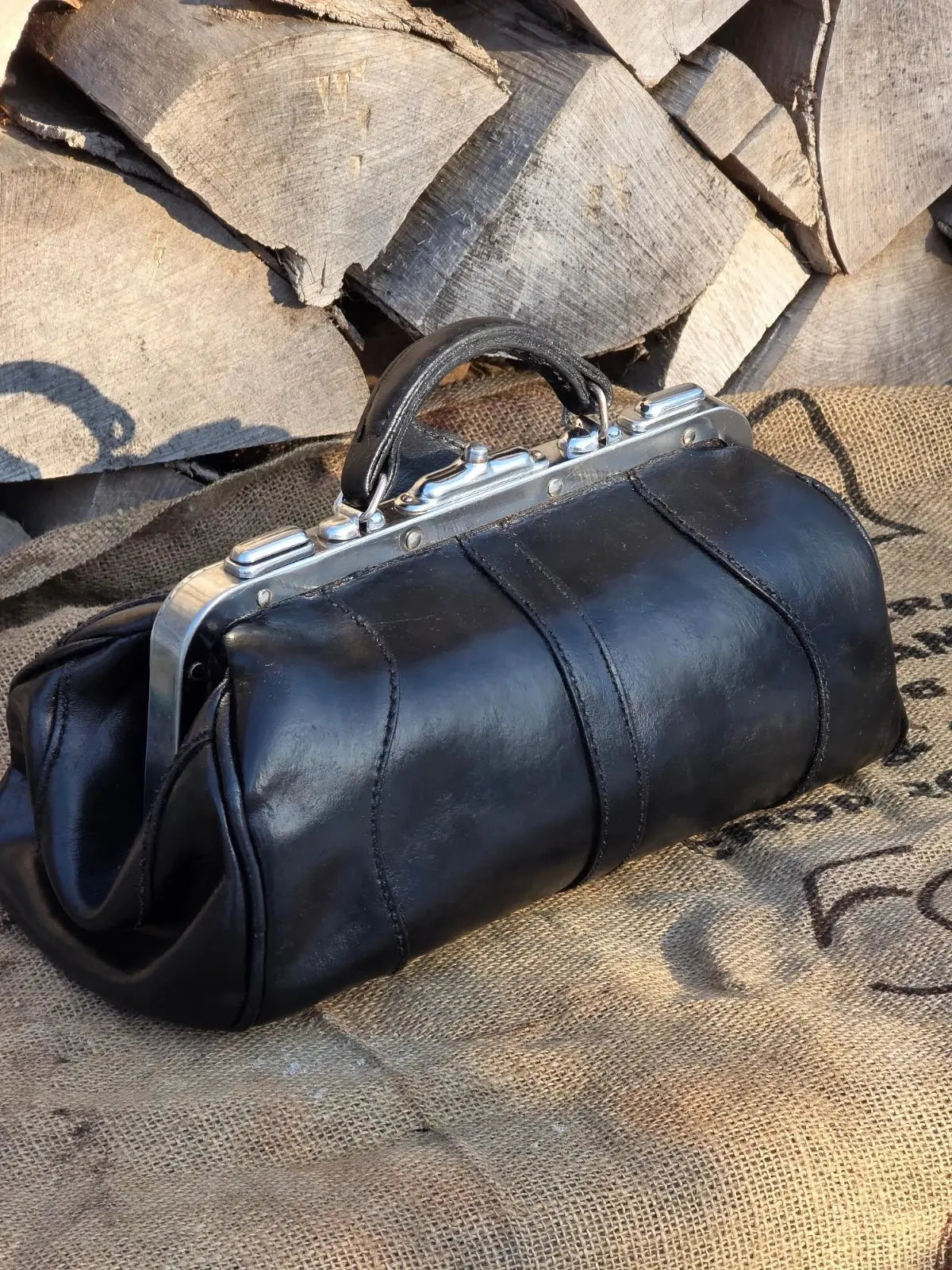 Mała Torba Lekarska Vintage Lata 1950/1960 – Skórzany Kuferek Medyczny | Po Renowacji Koloru | Stan Idealny - karenlike.com