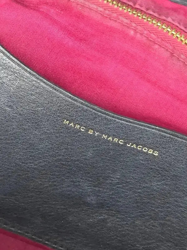 Marc Jacobs Duża skórzana torebka typu kuferek – gruba skóra jagnięca - karenlike.com