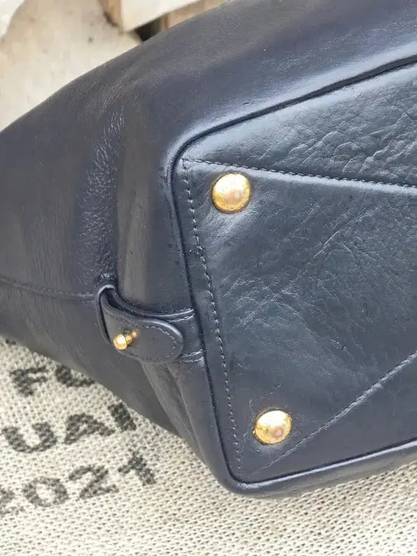 Marc Jacobs Duża skórzana torebka typu kuferek – gruba skóra jagnięca - karenlike.com