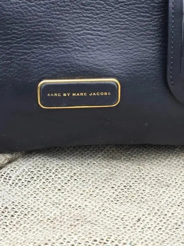 Marc Jacobs Duża skórzana torebka typu kuferek – gruba skóra jagnięca - karenlike.com