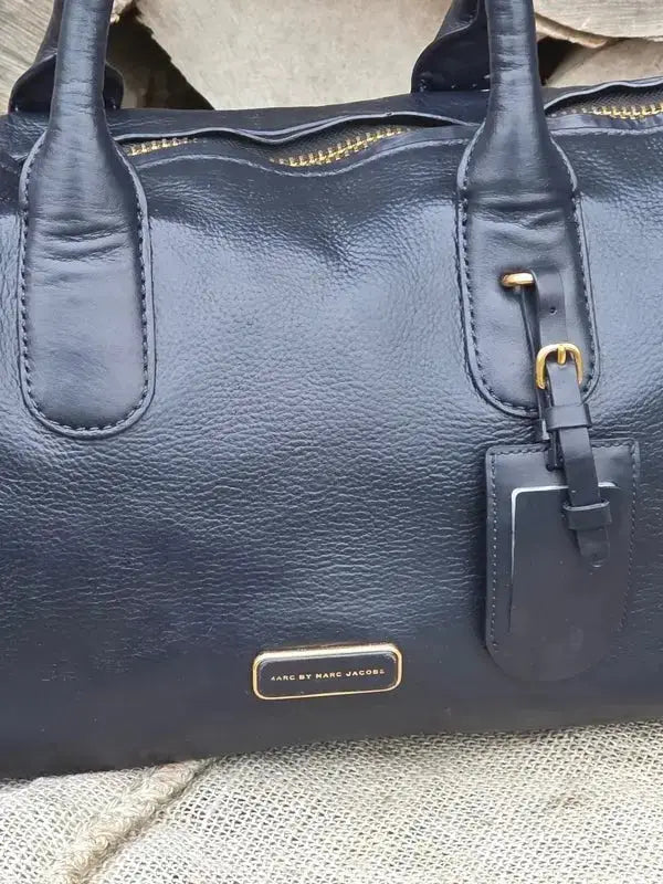 Marc Jacobs Duża skórzana torebka typu kuferek – gruba skóra jagnięca - karenlike.com
