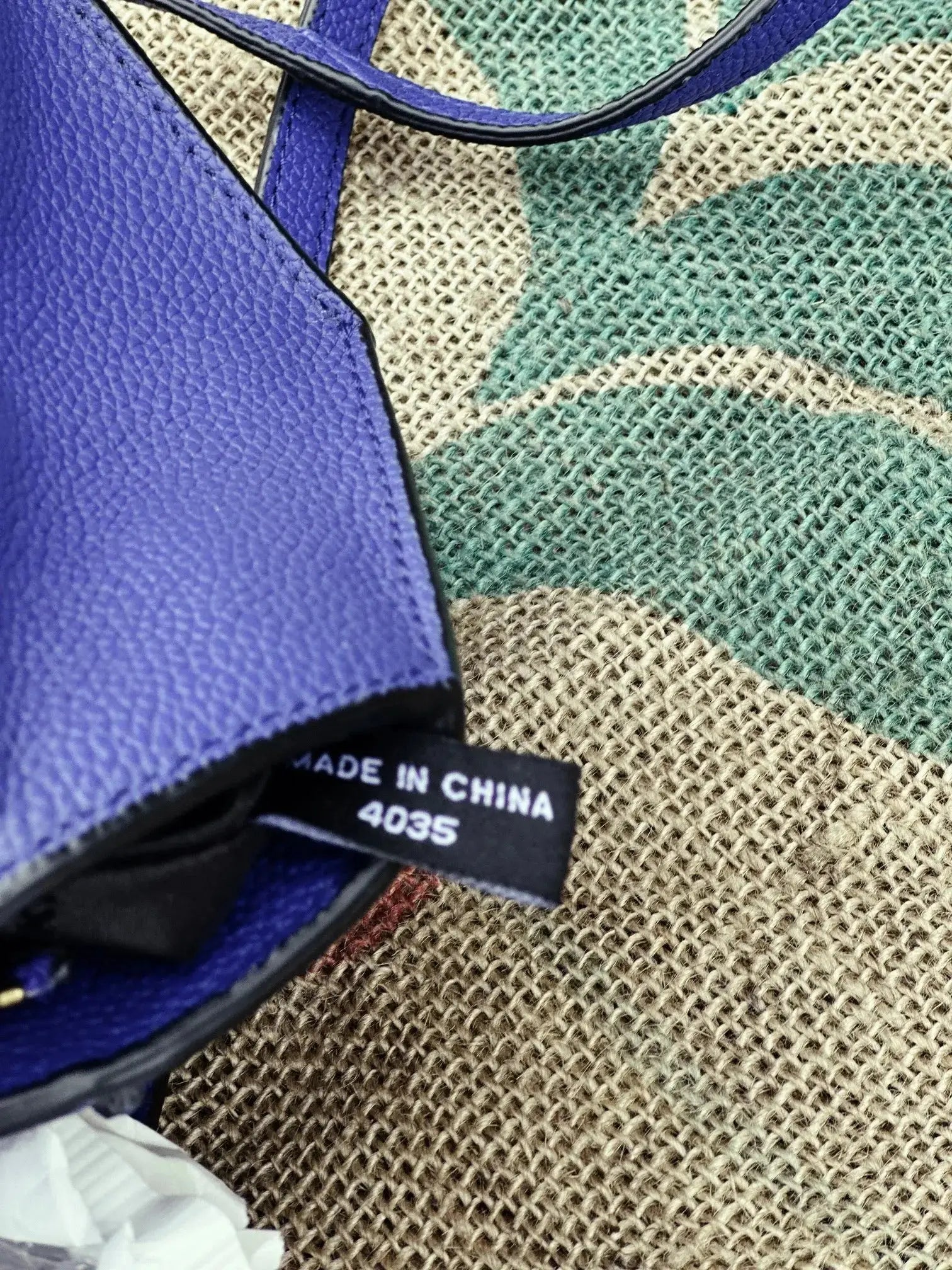 Mini kuferek DKNY Vintage 2016 rok stan Idealny - karenlike.com