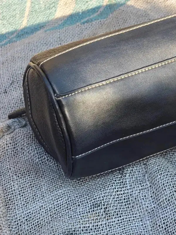 Mini Kuferek Tommy Hilfiger na klucze dokumenty telefon - karenlike.com