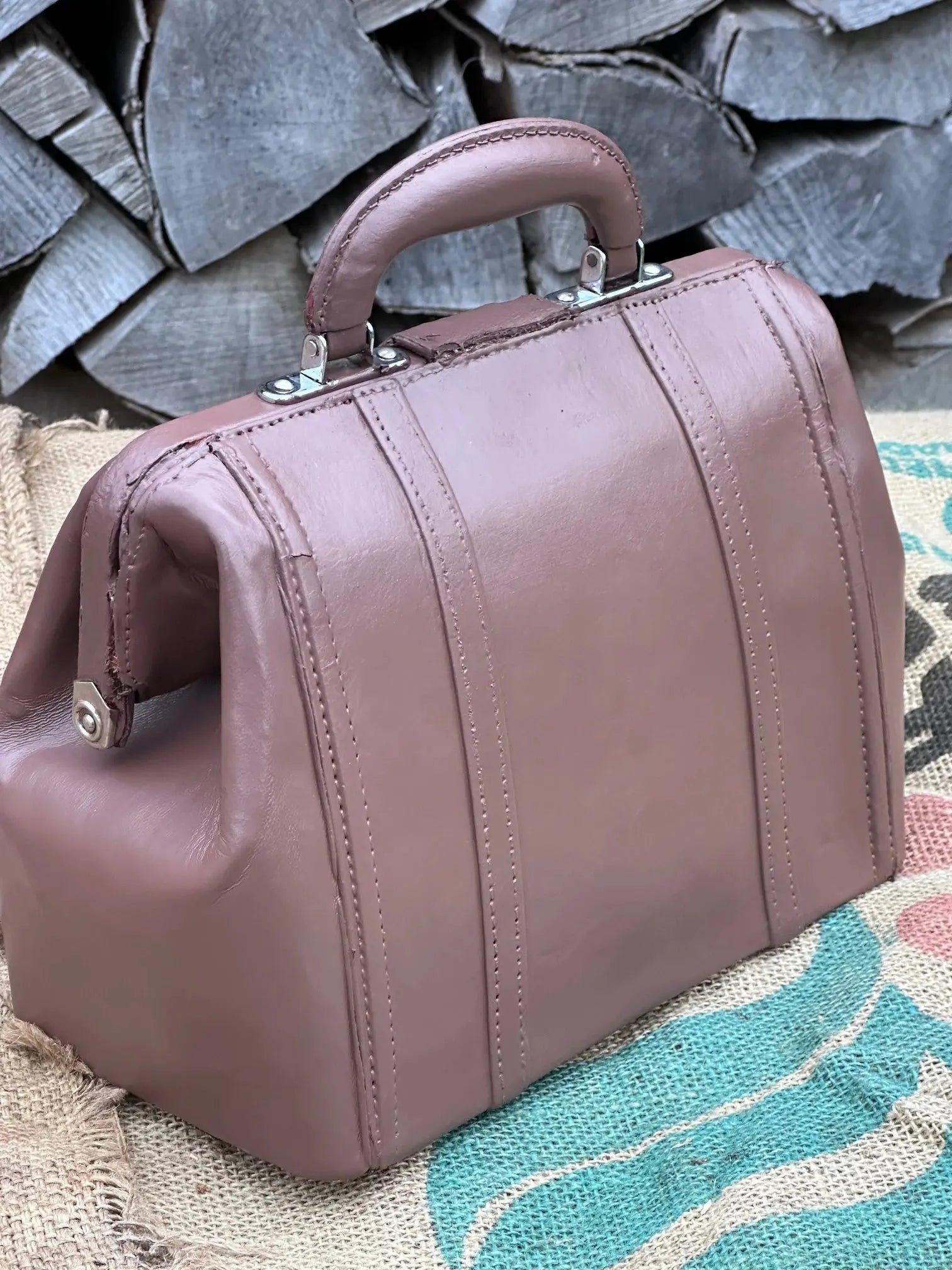 Mini Kuferek Vintage Lata 1950 – Skórzana 100% Oryginał | Stan Idealny Po Renowacji Koloru - karenlike.com