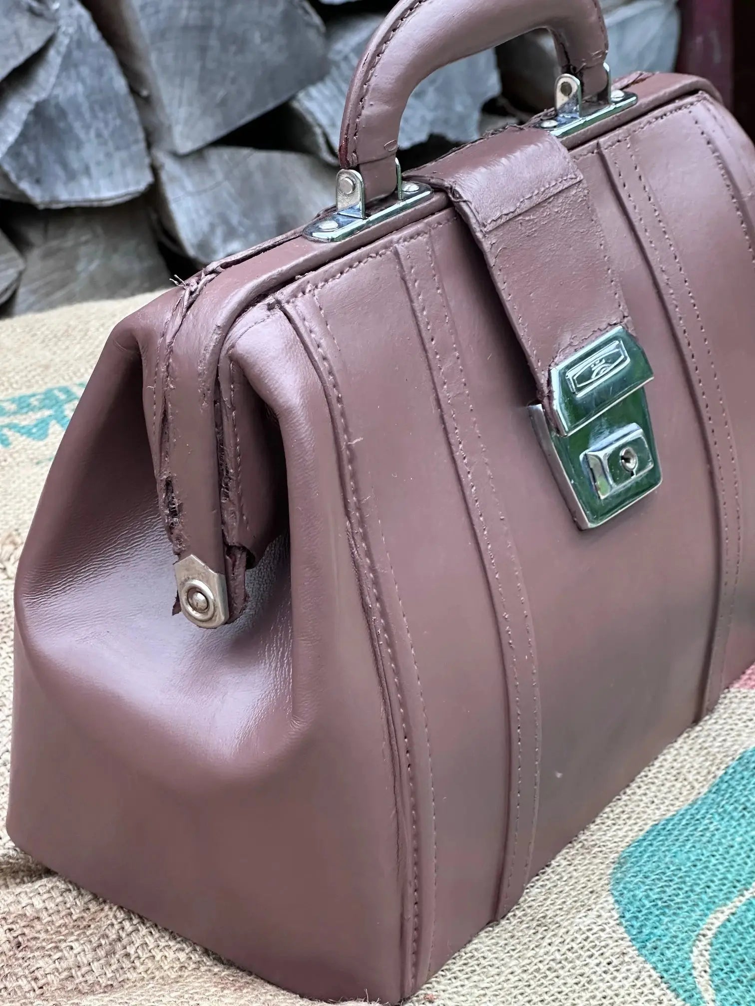 Mini Kuferek Vintage Lata 1950 – Skórzana 100% Oryginał | Stan Idealny Po Renowacji Koloru - karenlike.com