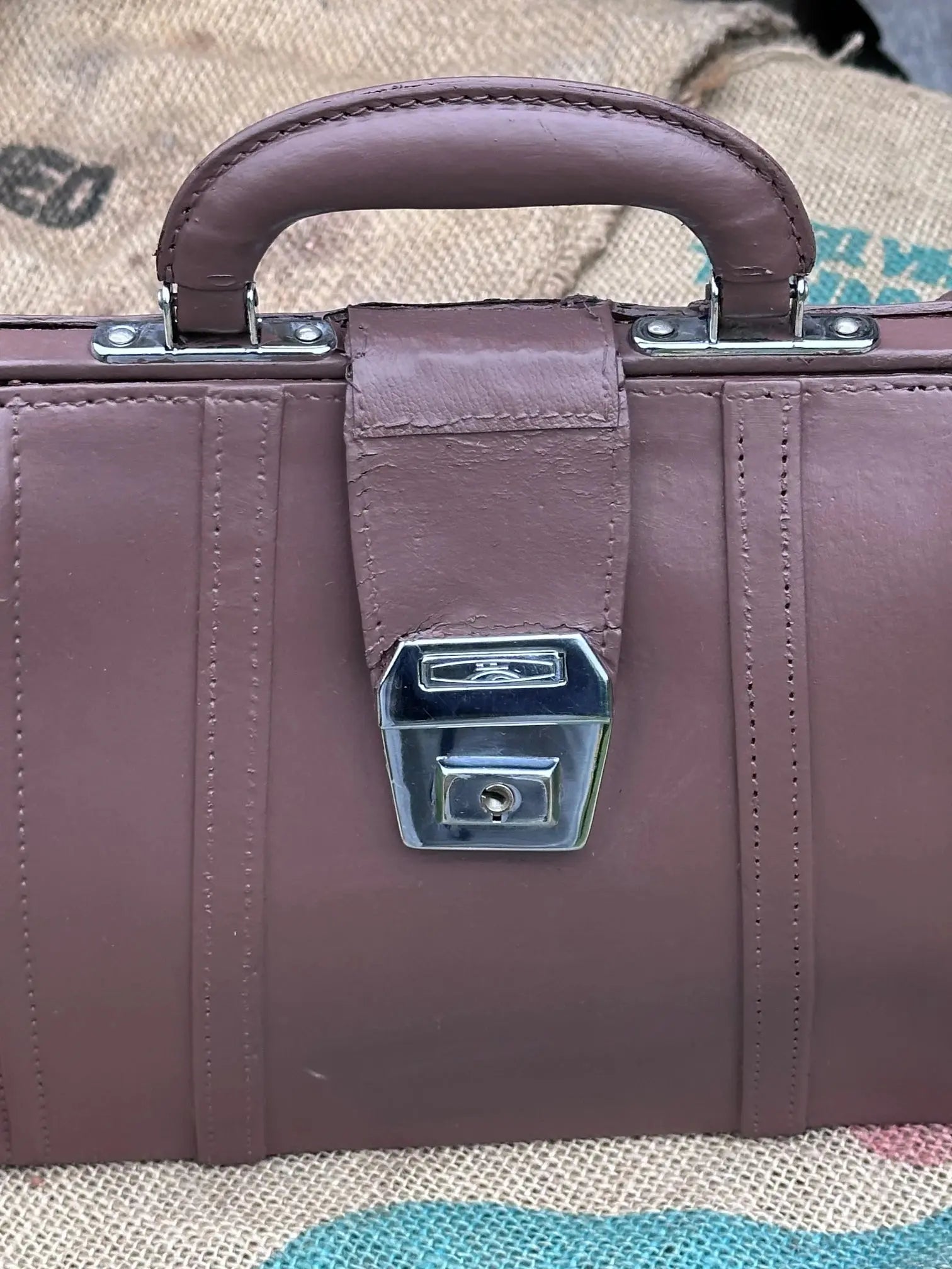 Mini Kuferek Vintage Lata 1950 – Skórzana 100% Oryginał | Stan Idealny Po Renowacji Koloru - karenlike.com