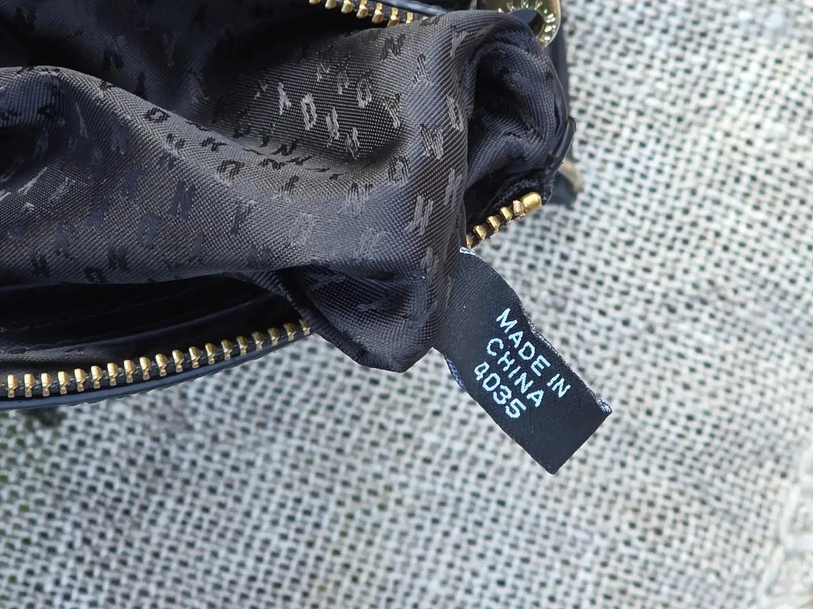 Mini Torebka DKNY – perfekcja w każdym detalu - karenlike.com