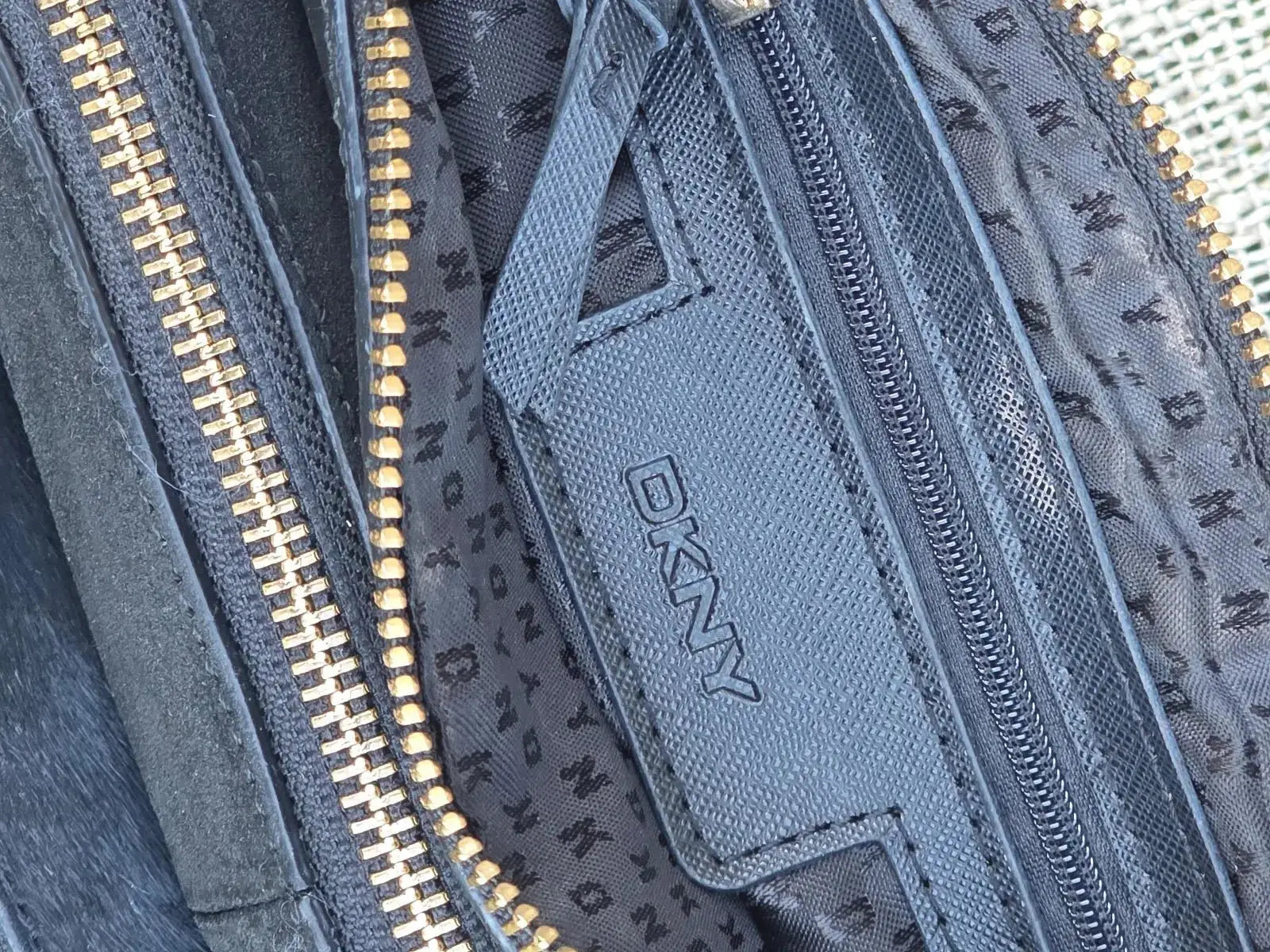 Mini Torebka DKNY – perfekcja w każdym detalu - karenlike.com