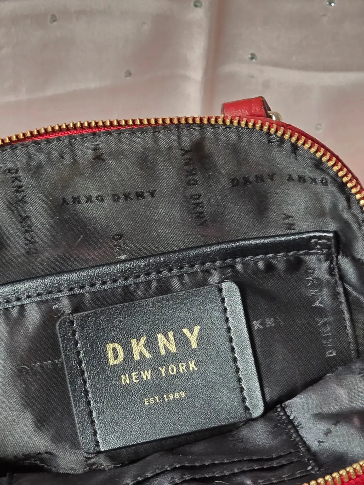 Mini Torebka DKNY – Skóra Naturalna | Stan Idealny po Profesjonalnej Renowacji Koloru - karenlike.com