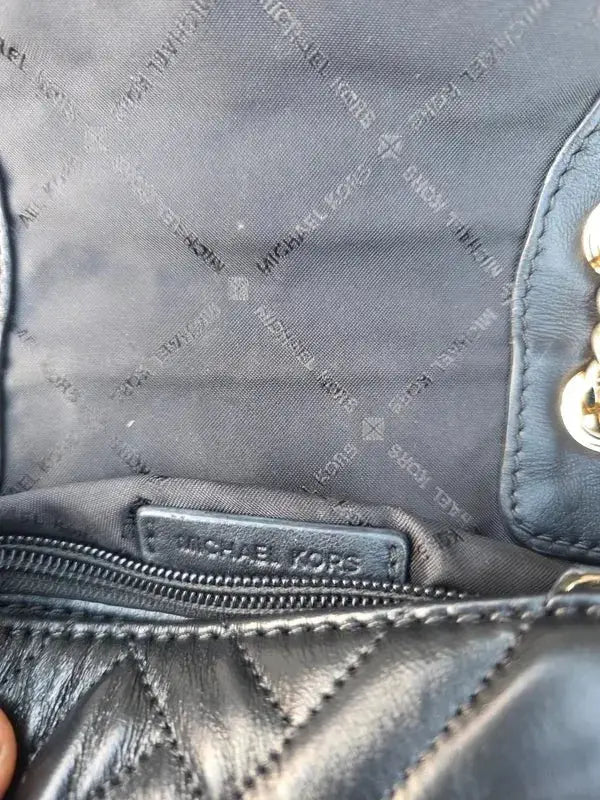 Mini torebka pikowana Michael Kors stan idealnym po renowacji - karenlike.com