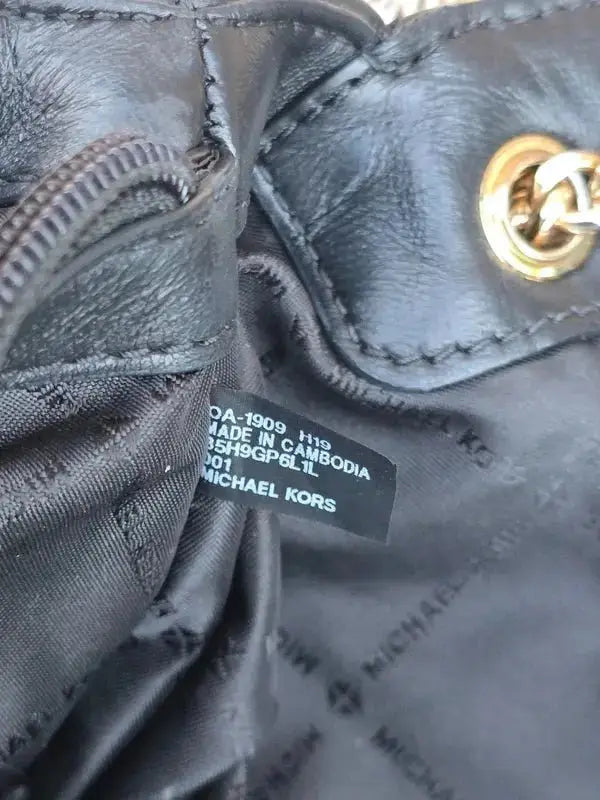 Mini torebka pikowana Michael Kors stan idealnym po renowacji - karenlike.com