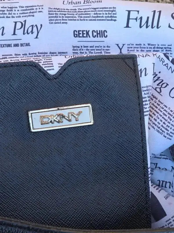 Piękna Torebka DKNY Jamnik do ręki Stan Idealny Po Renowacji - karenlike.com