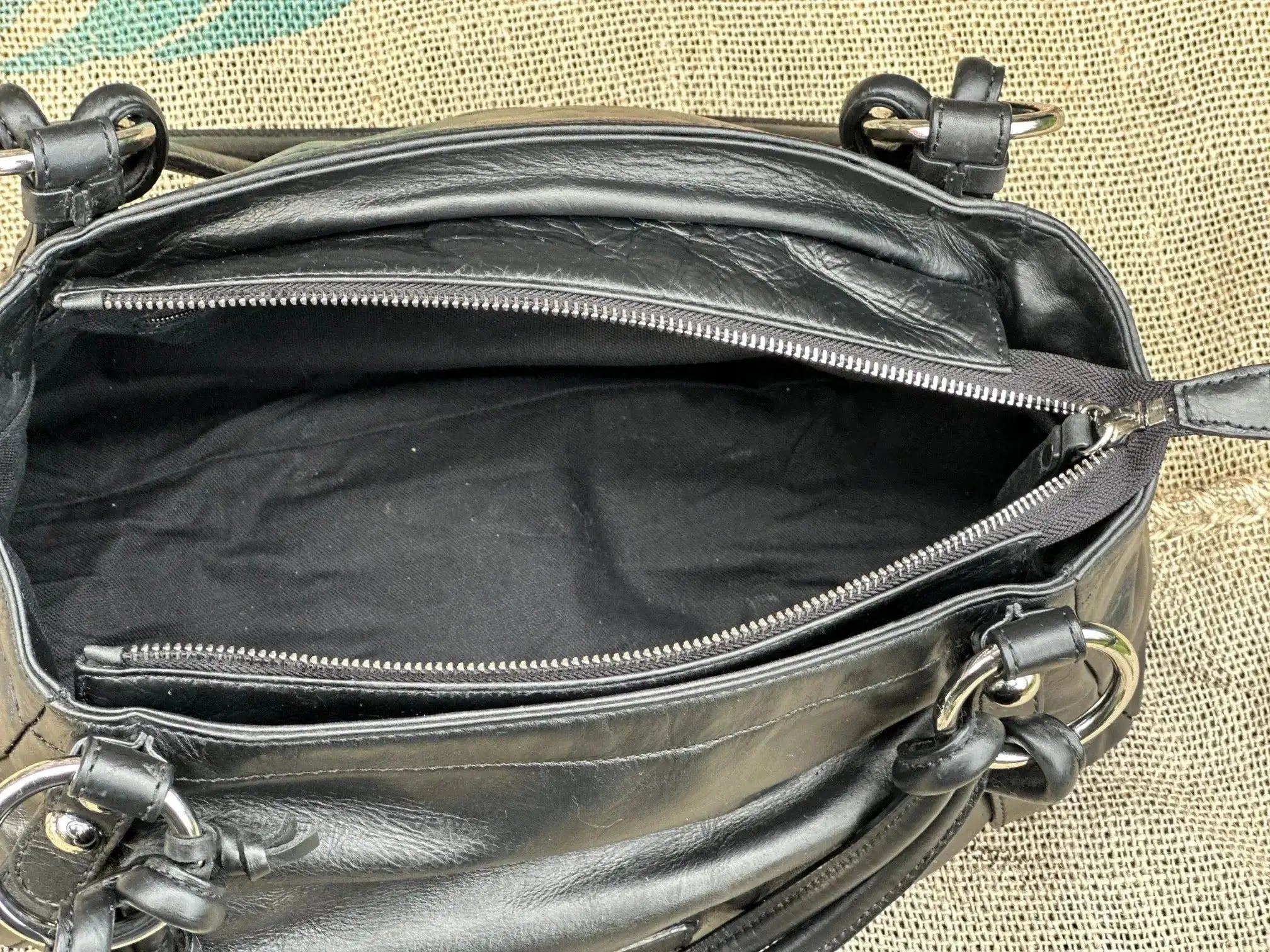 Średniej wielkości torebka kuferek Coccinelle Vintage – stan idealny | 100% skóra naturalna - karenlike.com