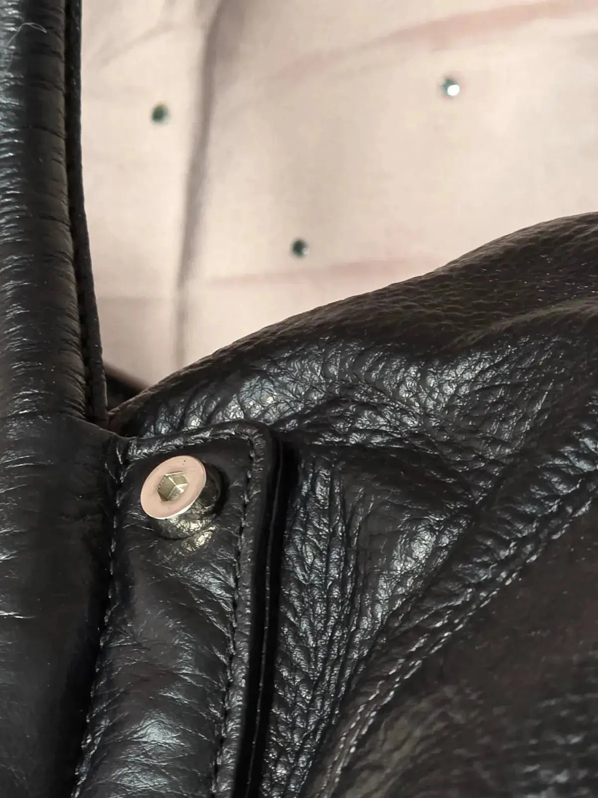 Torebka COCCINELLE Kuferek – Skóra Naturalna | Stan Idealny po Profesjonalnej Renowacji Koloru - karenlike.com