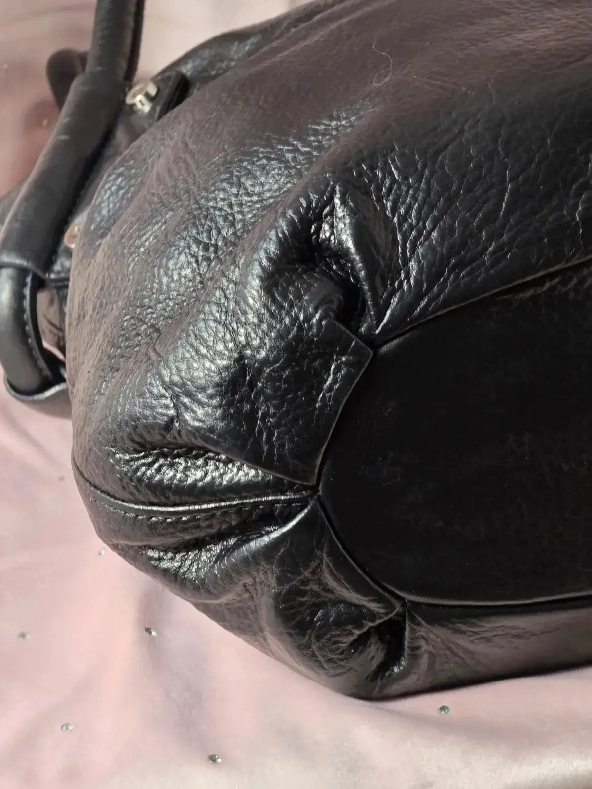 Torebka COCCINELLE Kuferek – Skóra Naturalna | Stan Idealny po Profesjonalnej Renowacji Koloru - karenlike.com