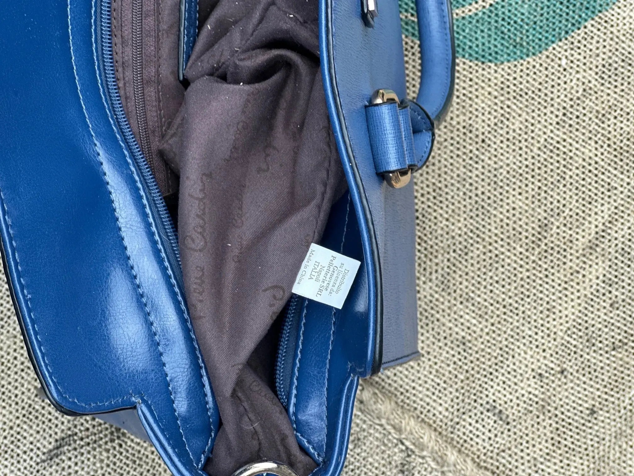 Torebka do ręki (brak paska) Pierre Cardin – stan idealny | Skóra ekologiczna | Autentyczna - karenlike.com