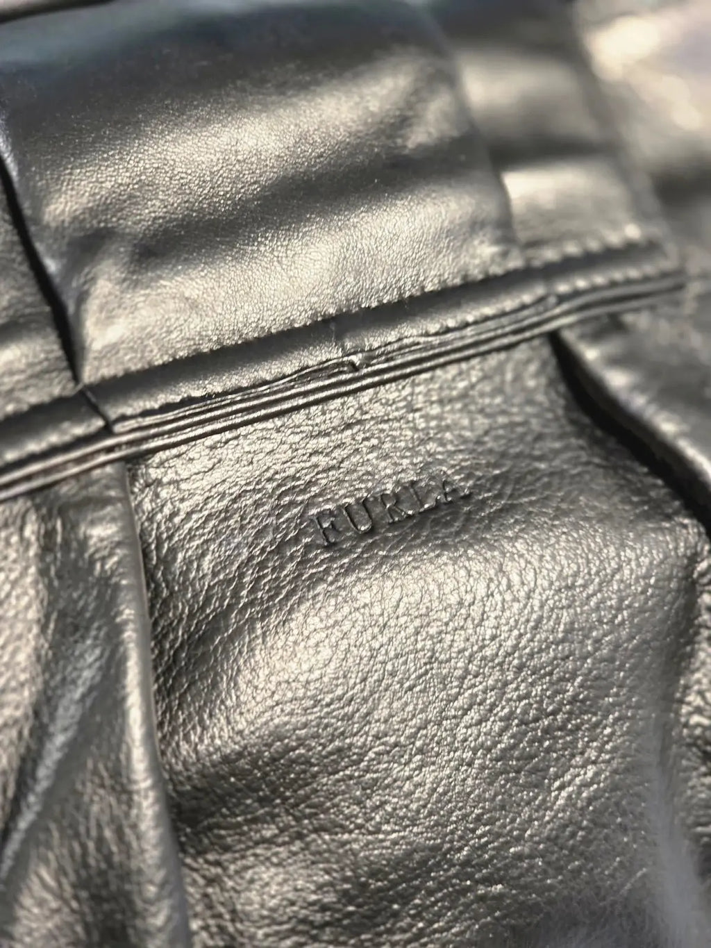 Torebka FURLA Kuferek – Skóra Naturalna | Idealny Stan po Profesjonalnej Renowacji Koloru - karenlike.com