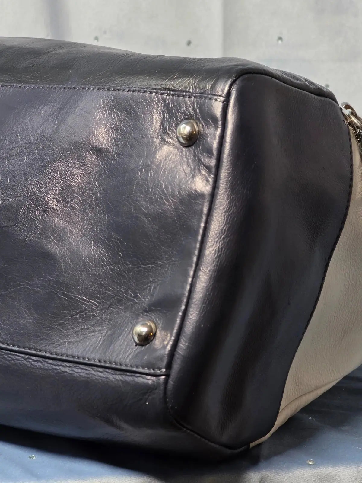 Torebka FURLA – Kuferek Skórzany | Stan Idealny po Profesjonalnej Renowacji Koloru - karenlike.com