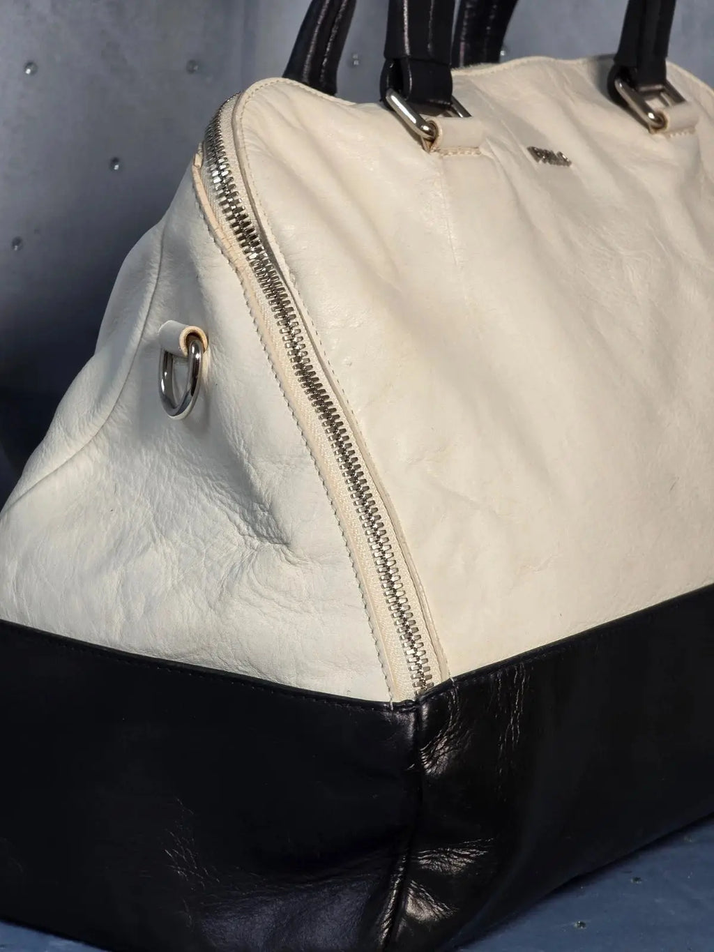 Torebka FURLA – Kuferek Skórzany | Stan Idealny po Profesjonalnej Renowacji Koloru - karenlike.com