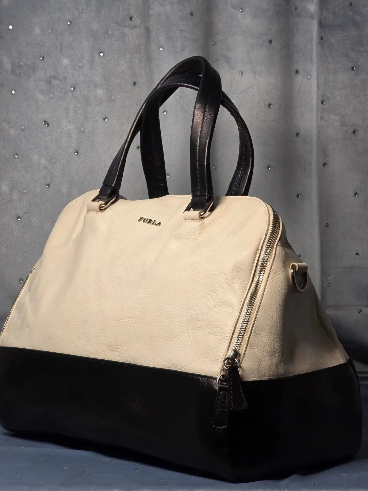 Torebka FURLA – Kuferek Skórzany | Stan Idealny po Profesjonalnej Renowacji Koloru - karenlike.com