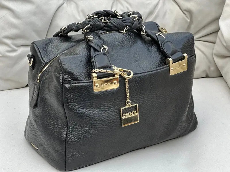 Torebka Kuferek DKNY Stan Sklepowy Po Renowacji Skóry i Koloru - karenlike.com