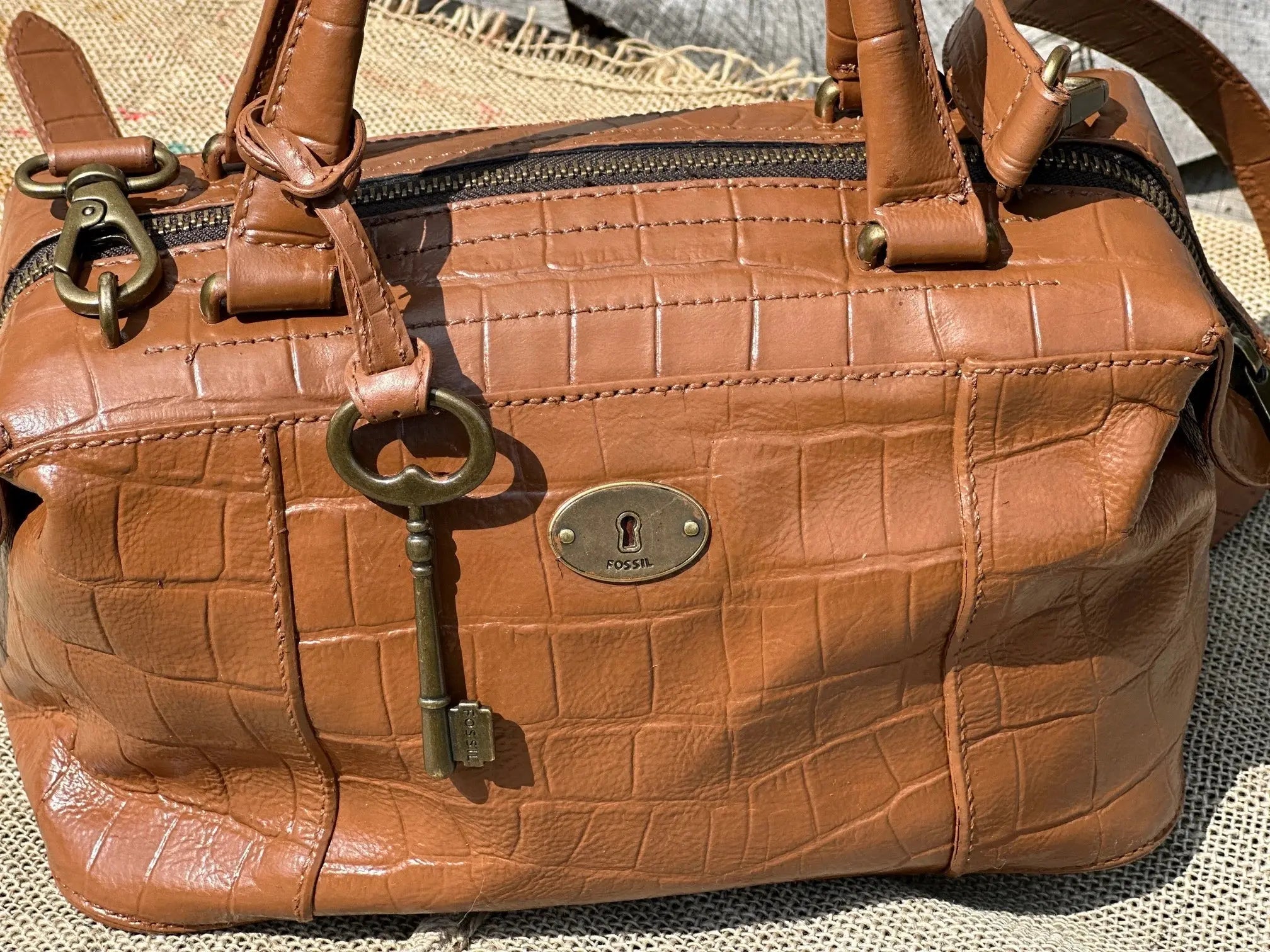 Torebka kuferek Fossil Vintage – na ramię lub do ręki | stan idealny | 100% skóra naturalna | Autentyczna - karenlike.com