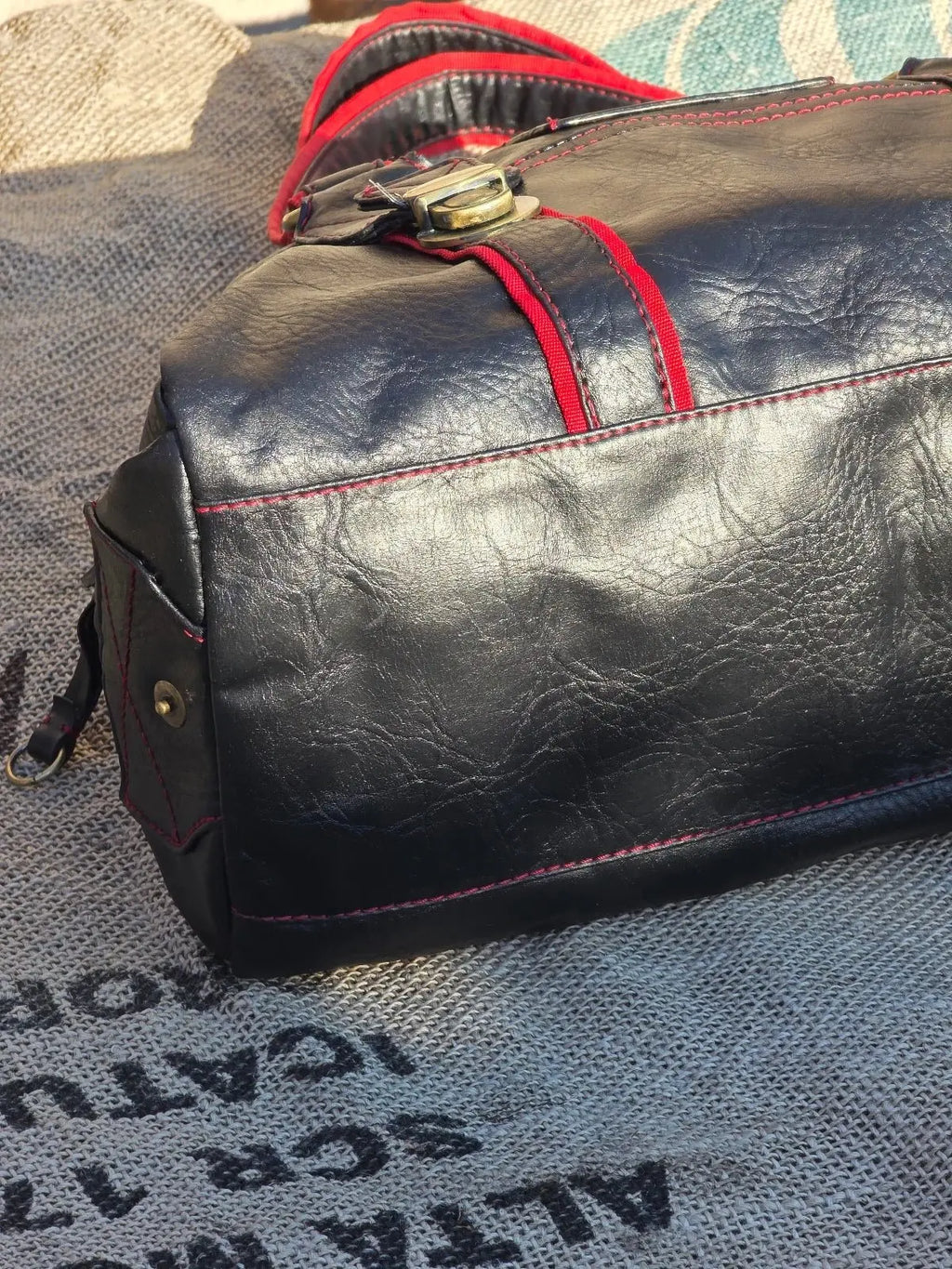 Torebka Tommy Hilfiger – klasyka i perfekcja - karenlike.com