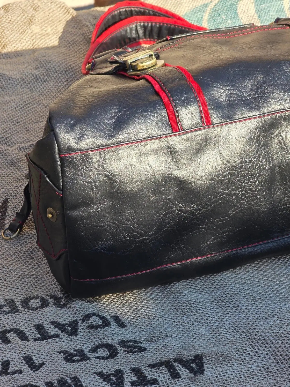 Torebka Tommy Hilfiger – klasyka i perfekcja - karenlike.com