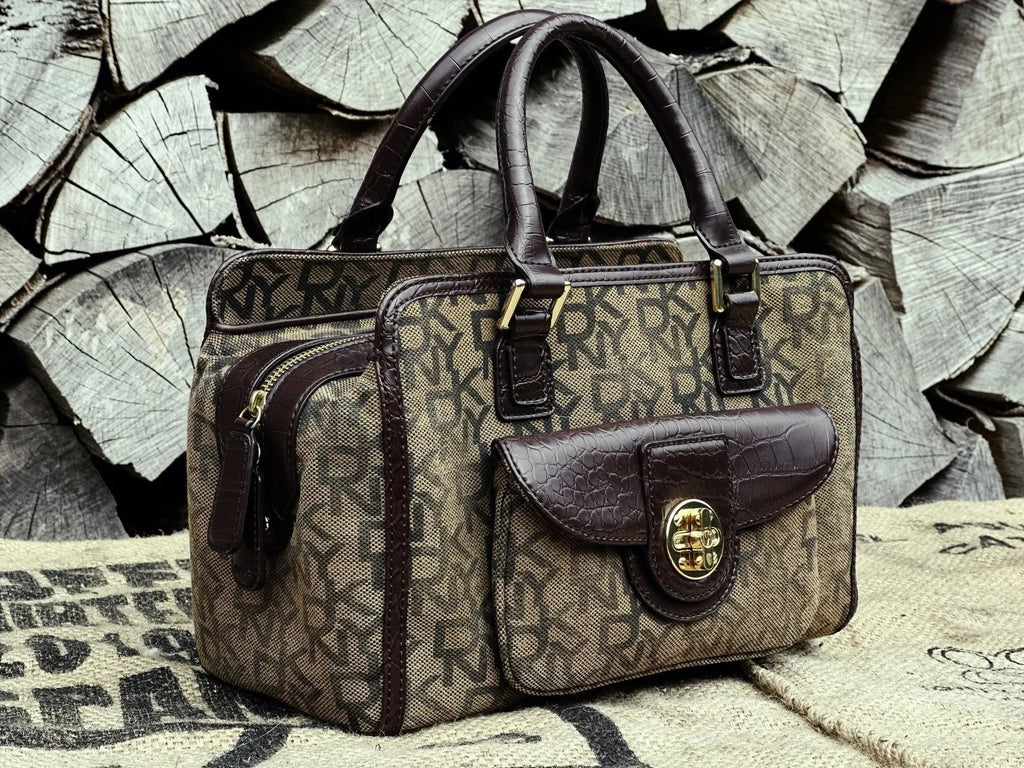 Vintage DKNY – skóra lakierowana + Cardura, lata 2000 - karenlike.com